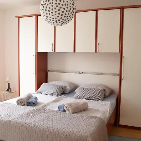 Apartment Seashell